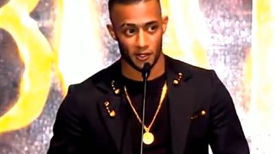 بعد وصوله الجونة.. متابع لمحمد رمضان: “كفاية نجاح”.. والفنان: “لسه معملناش حاجة” (صورة)