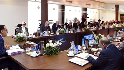 رئيس الوزراء: صرف 20% من عائدات تقنين أراضي الدولة لرفع كفاءة الخدمات المقدمة للمواطنين