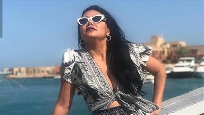 بإطلالة كاجوال.. رانيا يوسف تصل الغردقة لحضور افتتاح الجونة السينمائي (صورة)