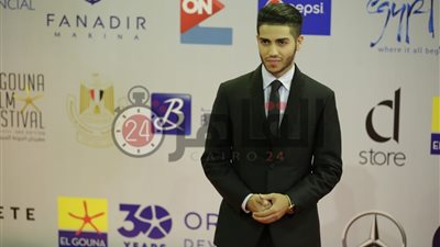 مينا مسعود: “خسرنا روبين وليامز بس عندنا عادل إمام”.. ويؤكد: تحيا مصر (صورة)