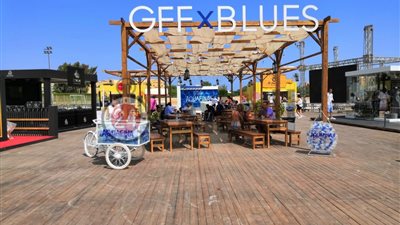 مهرجان الجونة السينمائي يشيد مول متحرك لتجهيز الفنانين (صور)