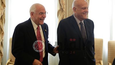 الهجرة تهنئ الدكتور فاروق الباز بمناسبة إطلاق ناسا اسمه على “كويكب”