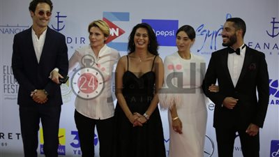 العرض الخاص للفيلم الفرنسي “أخوات السلاح” في الجونة السينمائي (صور)