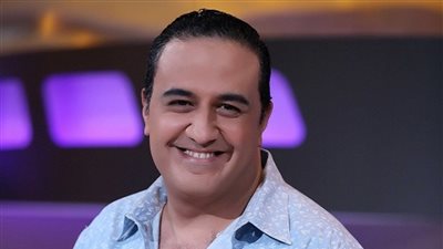 خالد سرحان: “تخرجت من مدرسة عادل إمام.. وأبويا كان عايزني أطلع ضابط” (فيديو)