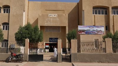 بعد توقف 16 عاماً.. محافظ سوهاج يفتتح مدرسة التعليم الأساسي بحي الإسكان الاقتصادي (صور)