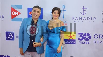 شاهد.. إطلالة رومانسية بين غادة عادل وتامر حبيب أثناء حضور عرض “نورا تحلم” (صور)