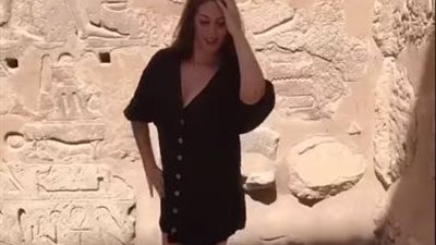 أرقص للأجداد بكل الحب.. إيمي سلطان تقدم رقصة للفراعنة على طريقتها الخاصة (فيديو)