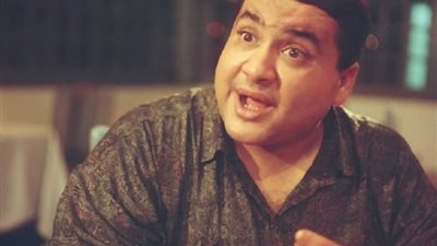 في ذكري ميلاده.. المرأة في حياة علاء ولي الدين وظهوره الدائم فى أفلام الهضبة