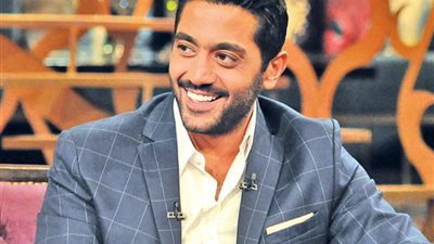 أحمد فلوكس يتحدث عن عادل إمام: “بحبك يا زعيم من زمان” (صورة)