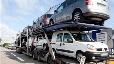 الضرائب تكشف حقيقة فرض 30% ضريبة تنمية على السيارات المستوردة (صورة)