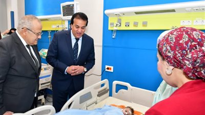 وزير التعليم العالي ورئيس جامعة القاهرة يتفقدان أعمال تطوير مستشفى أبو الريش الياباني