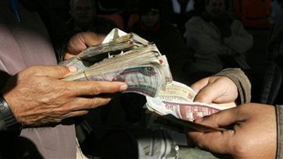 ضبط رئيس وحدة الرصد البيئي بالقاهرة ومدرس بإدارة المرج لتقاضيهما رشوة