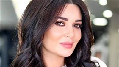 “هل أترك حيوان أليف ببيتي”.. سيرين عبد النور تسأل الجمهور (فيديو)