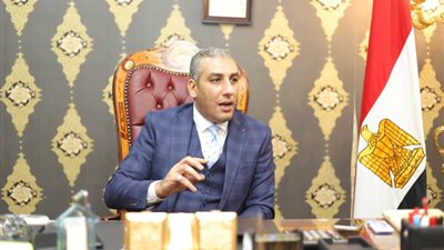 خبير قانوني يطالب بحبس وغرامة لمن يشارك منشورات “فيس بوك” دون التأكد