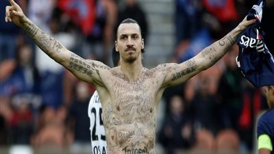 إبراهيموفيتش يهنئ نفسه بعيد ميلاده (صورة)