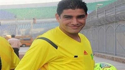 بسبب وفاة والد جمال الغندور.. إبراهيم نور الدين حكمًا لمباراة الاتحاد والمصري
