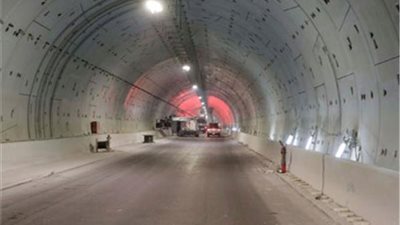 ست بمية راجل.. عبير مرسي المهندسة الوحيدة بين 6000 عامل في مشروع أنفاق بورسعيد (فيديو)