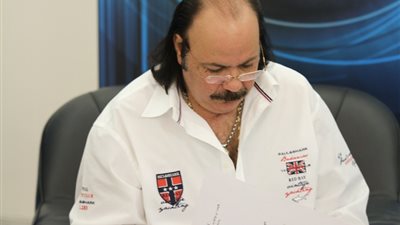 “المهن التمثيلية” تكشف الحالة الصحية للفنان طلعت زكريا بعد دخوله المستشفى