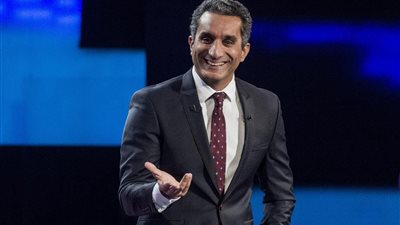 باسم يوسف لسامح أبو العرايس: “الإله حورس بيحبك وقالي لولا الملامة كان أعلنك خليفته” (صورة)