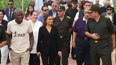 برفقة وزيري الاستثمار والزراعة.. رئيس “إيفاد” يزور مشروع الصوب الزراعية