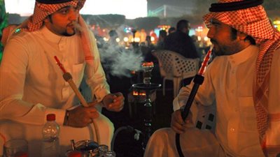 بعد اعتمادها رسميًا.. تفاصيل رسوم ترخيص “الشيشة” في المقاهي والمطاعم السعودية