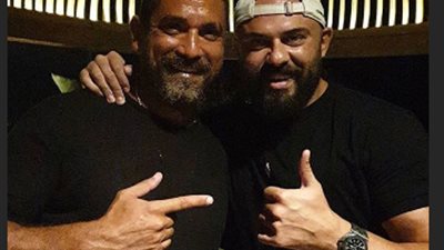 أحمد صلاح حسني يهنأ باشا مصر بعيد ميلاده من الجيم (صور)