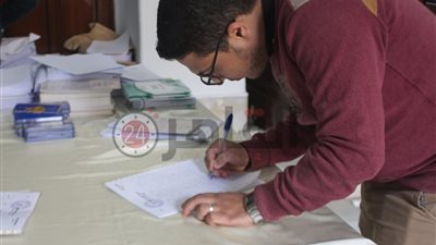 “الأمل في مواجهة الاستقلال”.. طوابير الأطباء أمام دار الحكمة في انتخابات التجديد النصفي