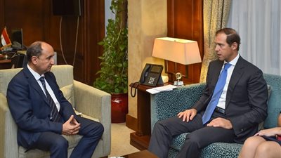 وزير الصناعة بروسيا: استثمار 190 مليون دولار في البنية التحتية للمنطقة الصناعية الروسية بمصر