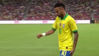 ضربة موجعة لباريس سان جيرمان.. نيمار يتعرض لإصابة جديدة في مباراة البرازيل ونيجيريا (فيديو)