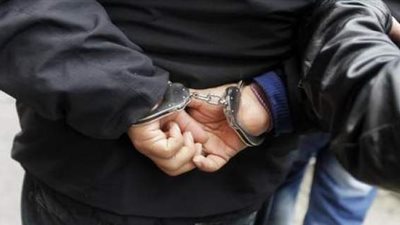 القبض على عاطل انتحل صفة ضابط شرطة للاستيلاء على أموال المارة ببولاق