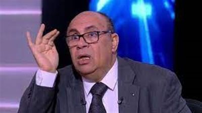 مبروك عطية لـ زوج نشر صور زوجته الخاصة على فيسبوك: متربتش يابني