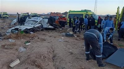 أم وأبناؤها الثلاثة.. وصول جثامين ضحايا حادث أتوبيس سيناء إلى مقابر البهنسا في المنيا