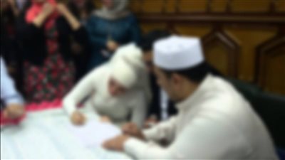 محامٍ يوهم فتاة بالزواج بمساعدة محرر عقود مزيف.. والمأذون الحقيقي: معرفهمش والختم مش بتاعي