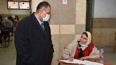 نائب رئيس جامعة عين شمس يتفقد سير امتحانات كلية الحقوق │ صور