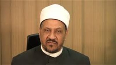 ما الوضع الصحيح للكرسي في الصف أثناء صلاة الجماعة؟.. مستشار المفتي يوضح