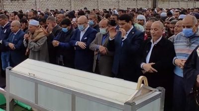 محافظ بني سويف يتقدم صلاة الجنازة على المتوفين من قرية شاويش بإهناسيا | فيديو