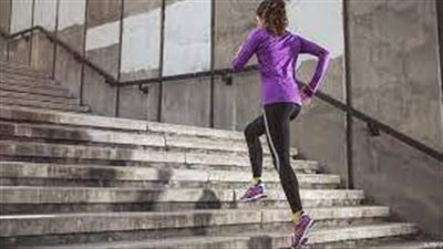 الصعود على الدرج وحفلة رقص.. 9 طرق للتحرك أكثر في الحياة اليومية