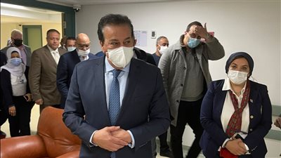 خالد عبد الغفار يتابع تنفيذ خطة التأمين الطبي لمنتدى شباب العالم