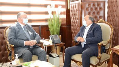 وزير التنمية المحلية يوجه بتوقيع غرامة فورية على المخالفين لإجراءات كورونا