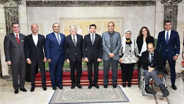 وزير الرياضة مع مجلس