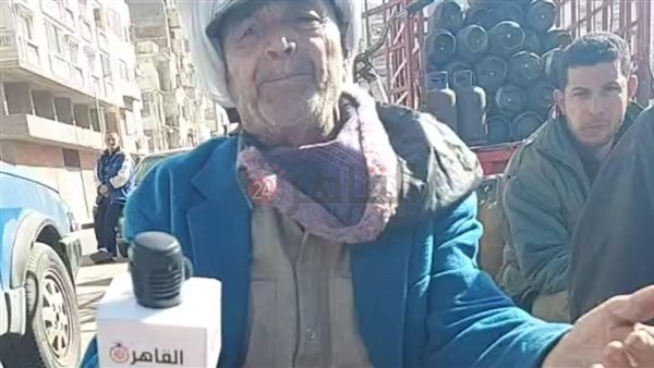 عامل نظافة يمدح النبي