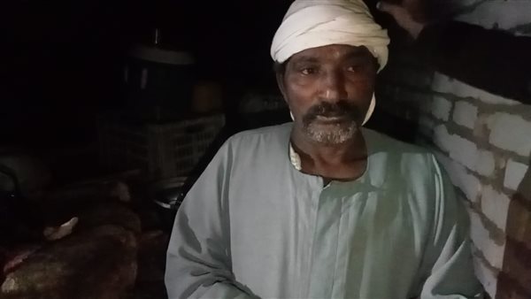 عم ناصر داخل مقابر