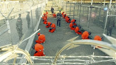 20 عاما على دخول أول سجين إلى جوانتانامو.. ومطالب بإغلاق رمز التعذيب الوحشي