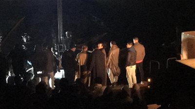 القصة الكاملة لسقوط سيارة عمال من أعلى معدية بمنشأة القناطر| فيديو 