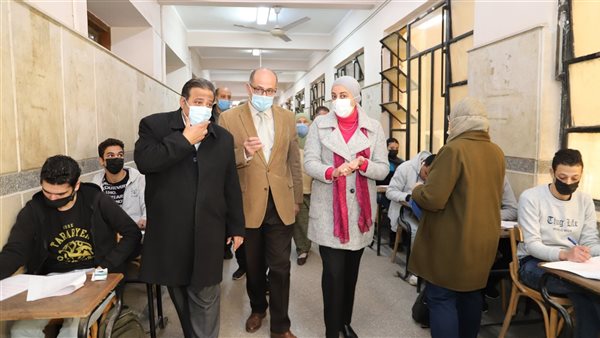 الامتحانات  بجامعة