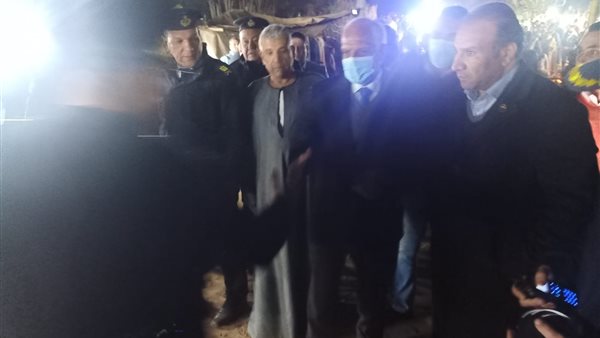 محافظ الجيزة أثناء