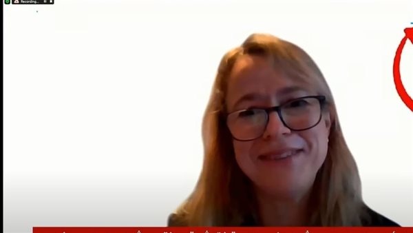 يوليون درايت المدير