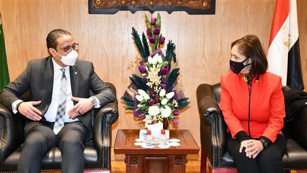 محافظ الفيوم يستقبل