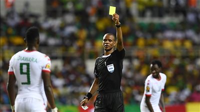 فضيحة تحكيمية في مباراة تونس ومالي بكأس الأمم الإفريقية