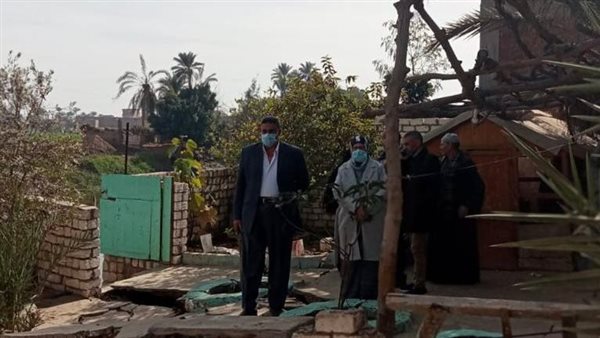 هبوط أرضي بقرية دمشقين